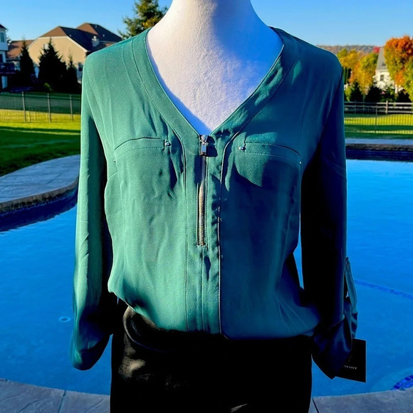 ⭐️Fortune + Ivy Hunter Green V Neck blouse NWT size large - Picture 1 of 9